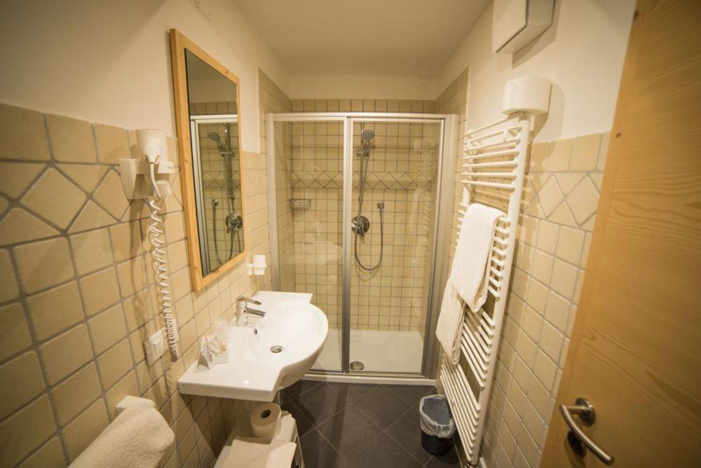 Hotel Due Spade Фольгарія Екстер'єр фото