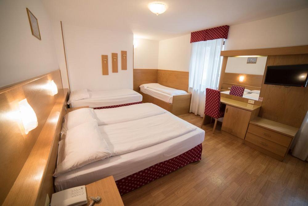 Hotel Due Spade Фольгарія Екстер'єр фото