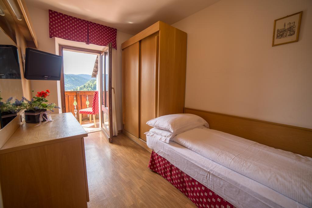 Hotel Due Spade Фольгарія Екстер'єр фото