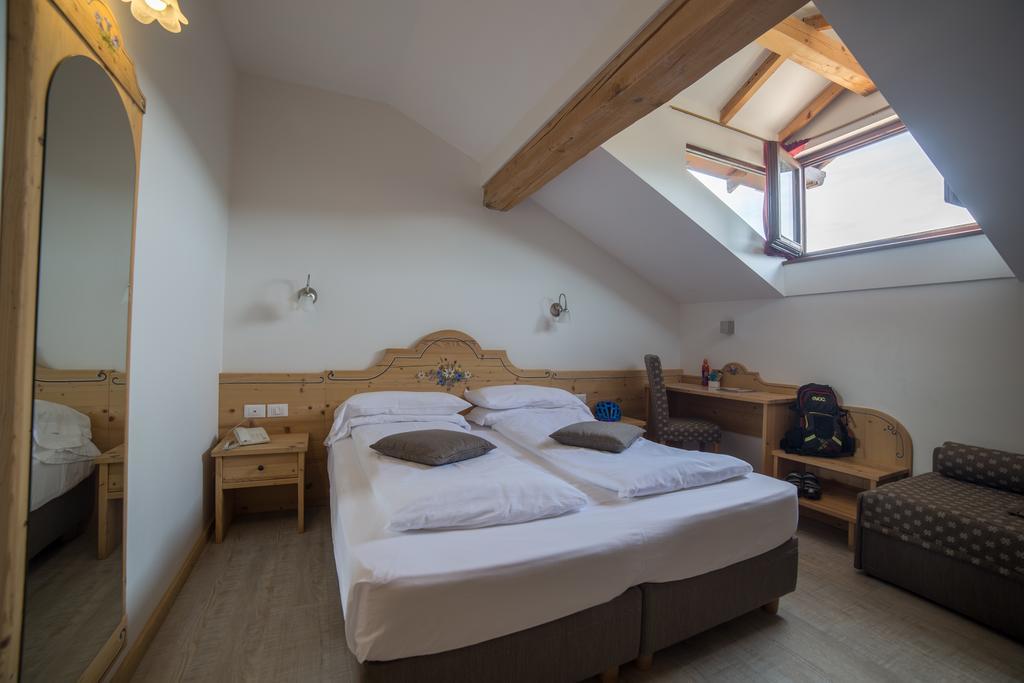 Hotel Due Spade Фольгарія Екстер'єр фото